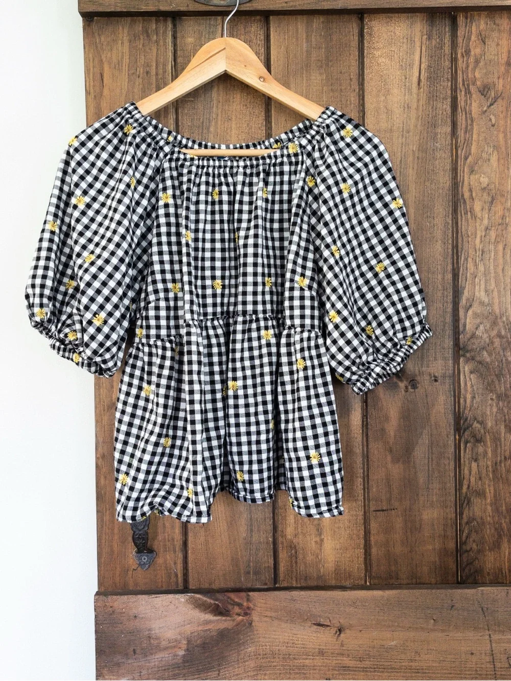 Old Navy Black & White Gingham Checkered Embroidered Daisy Babydoll Blouse Large